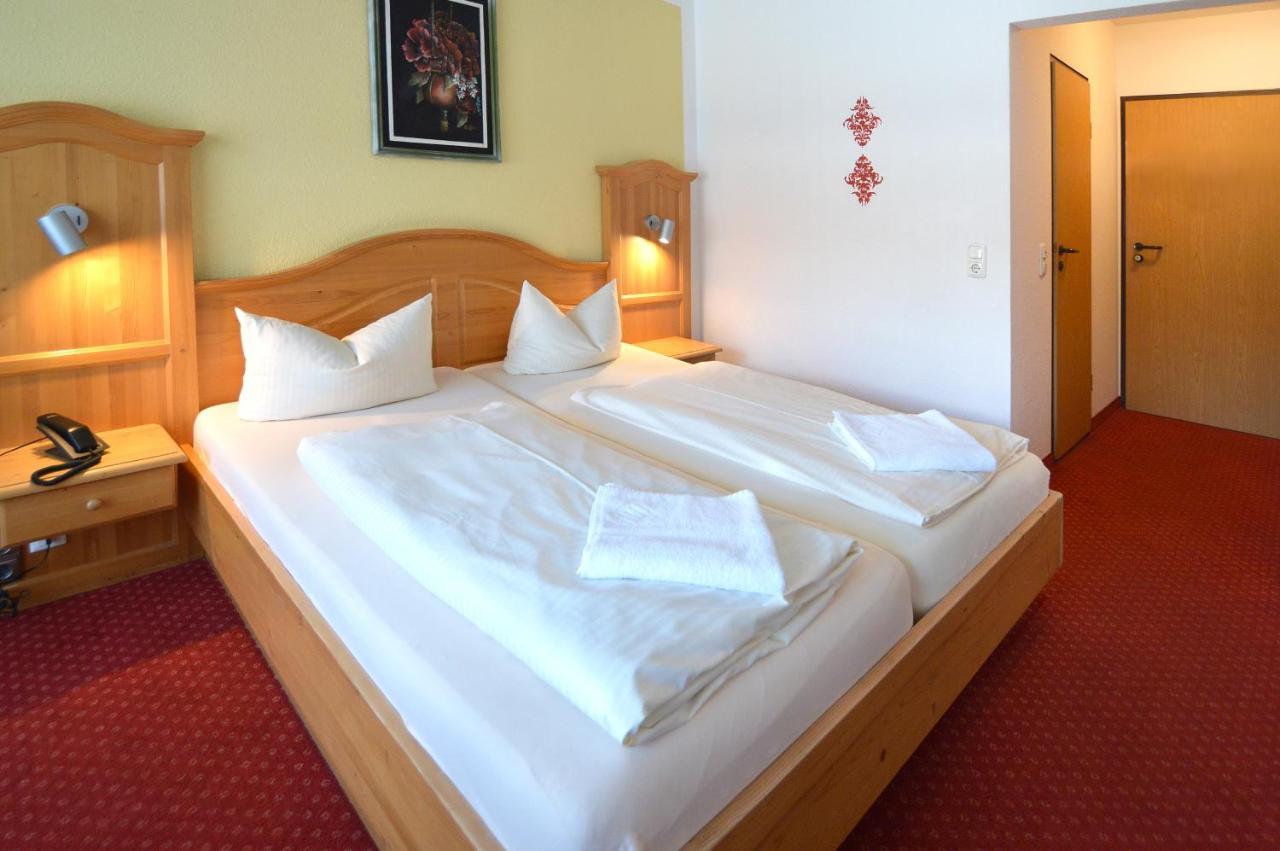 Gasthof Hotel Zur Post Киферсфелден Екстериор снимка