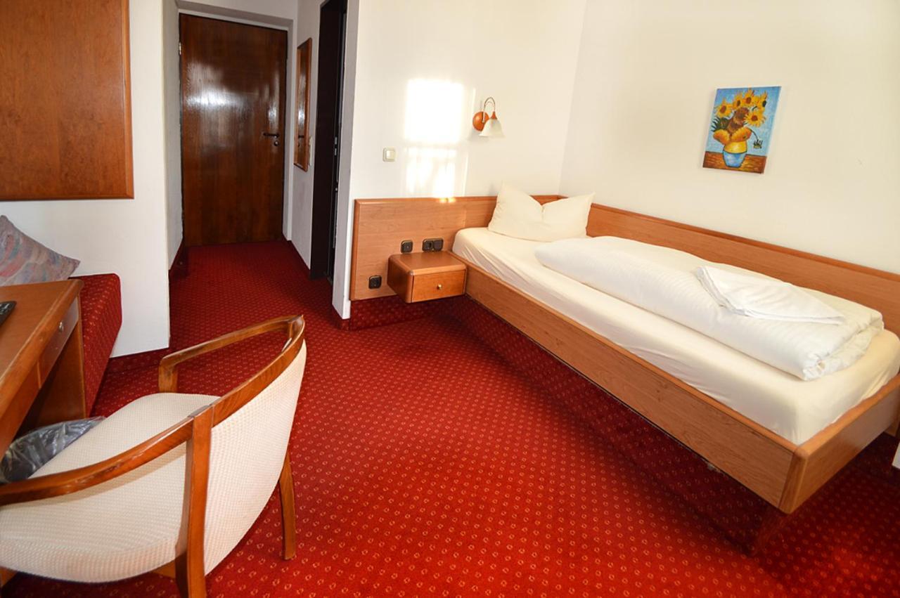 Gasthof Hotel Zur Post Киферсфелден Екстериор снимка