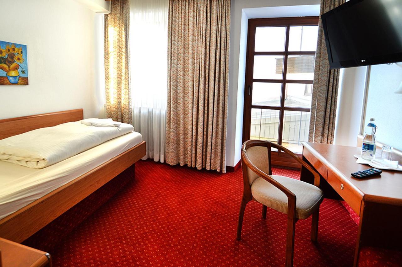 Gasthof Hotel Zur Post Киферсфелден Екстериор снимка