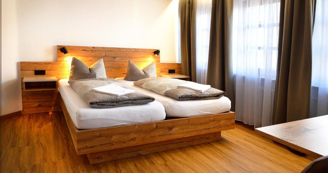 Gasthof Hotel Zur Post Киферсфелден Екстериор снимка