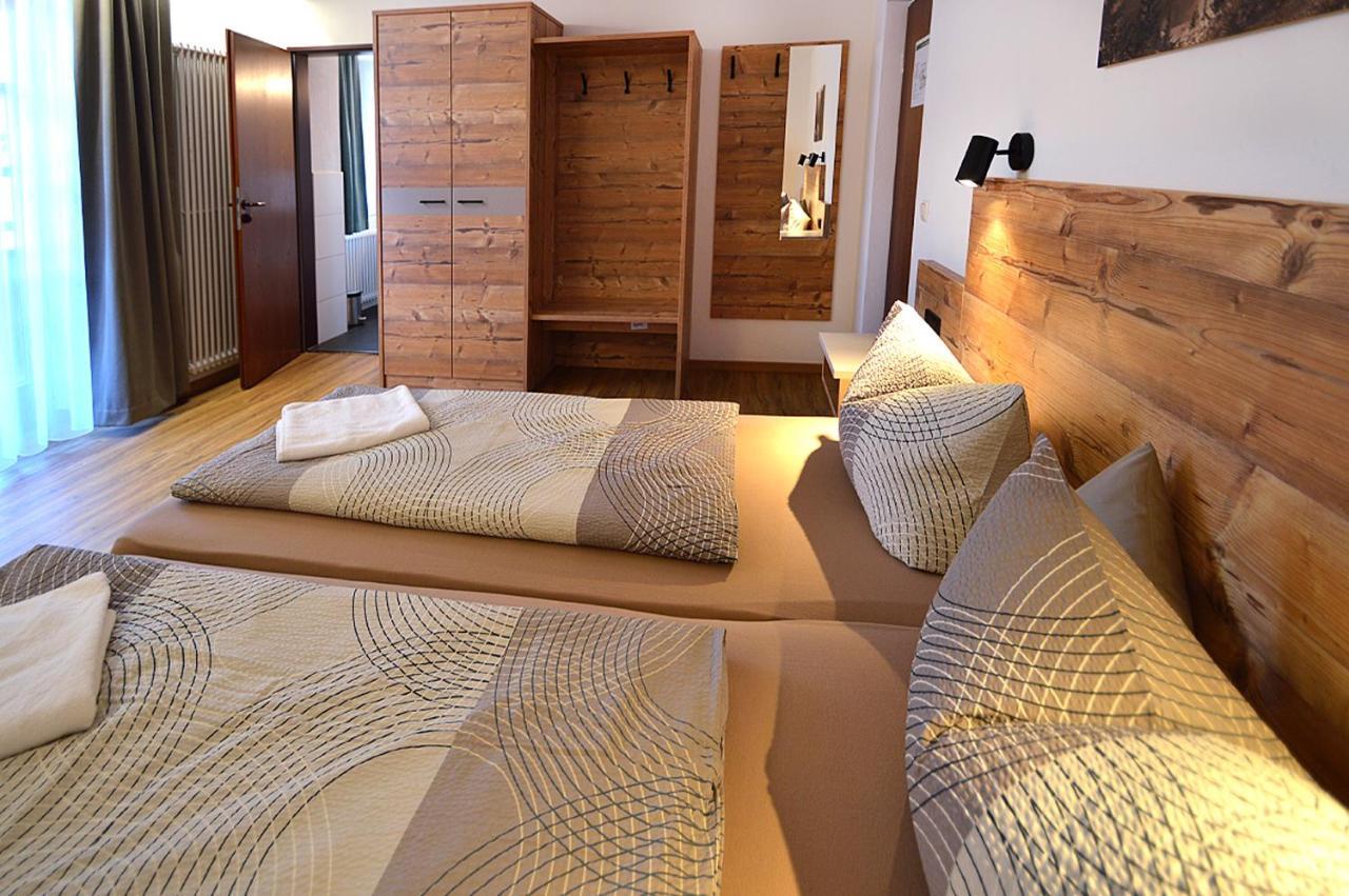 Gasthof Hotel Zur Post Киферсфелден Екстериор снимка