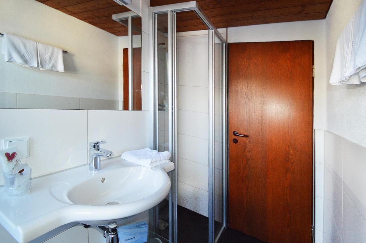 Gasthof Hotel Zur Post Киферсфелден Екстериор снимка