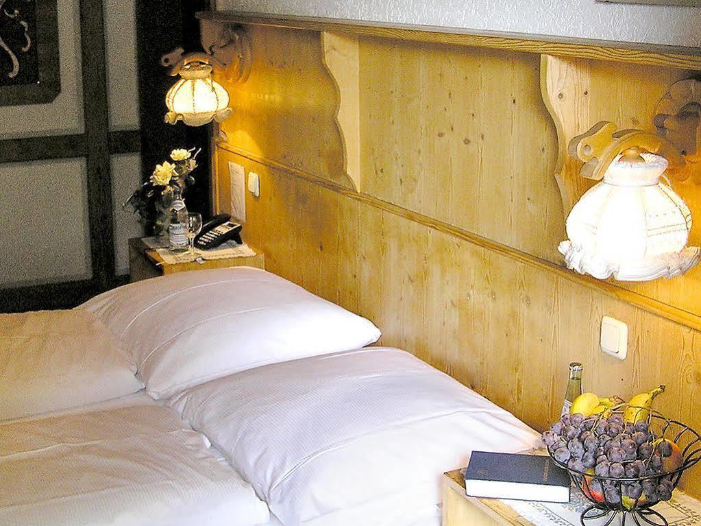 Gasthof Hotel Zur Post Киферсфелден Екстериор снимка